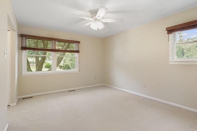 Building Photo - 2527 Swift Run St