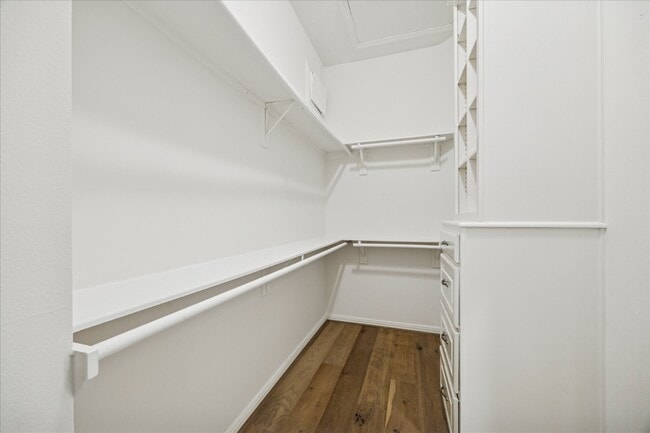 Building Photo - 1523 Orchard Park Dr