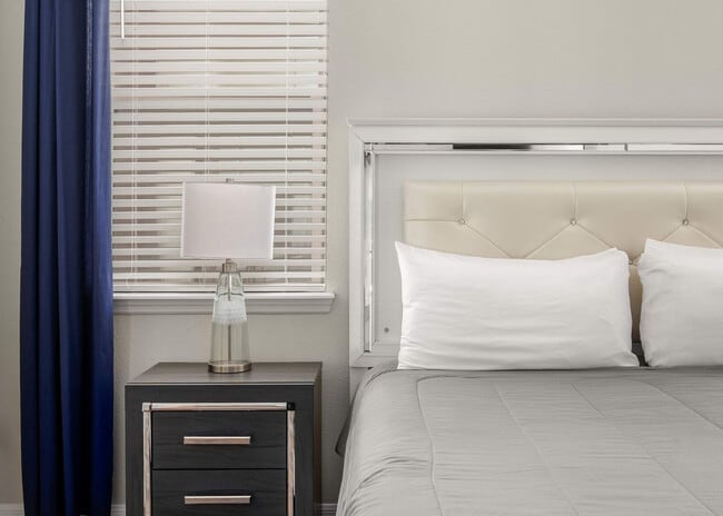 Building Photo - 1626 Lima Ave