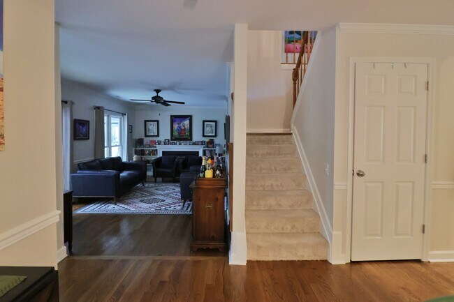Building Photo - 2804 Cove Ridge Rd