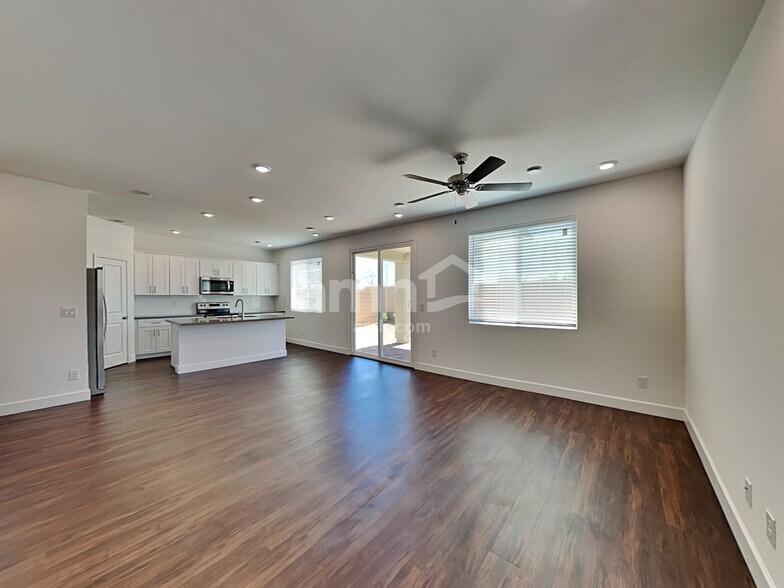 Building Photo - 8847 Tiger Tooth Ave