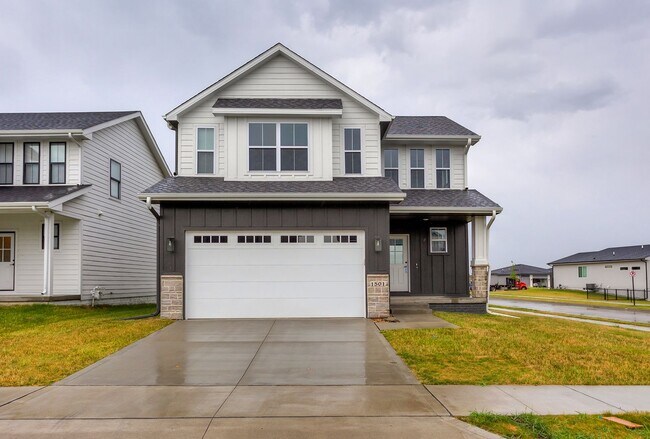 Building Photo - Like-New 4-Bedroom Home in Heritage Park –...