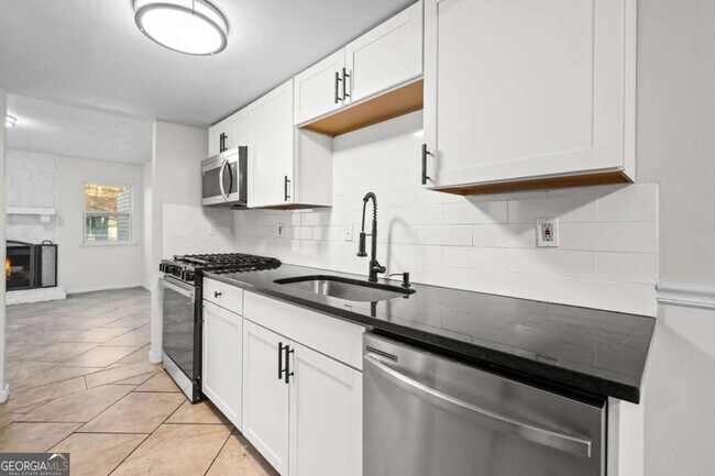 Building Photo - 579 Northridge Rd