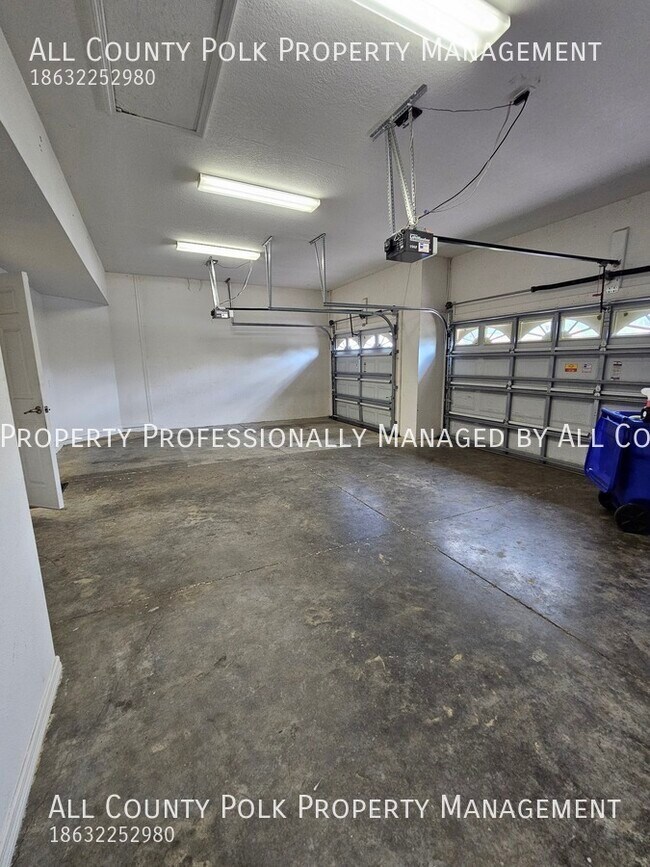 Building Photo - 1721 Altavista Cir