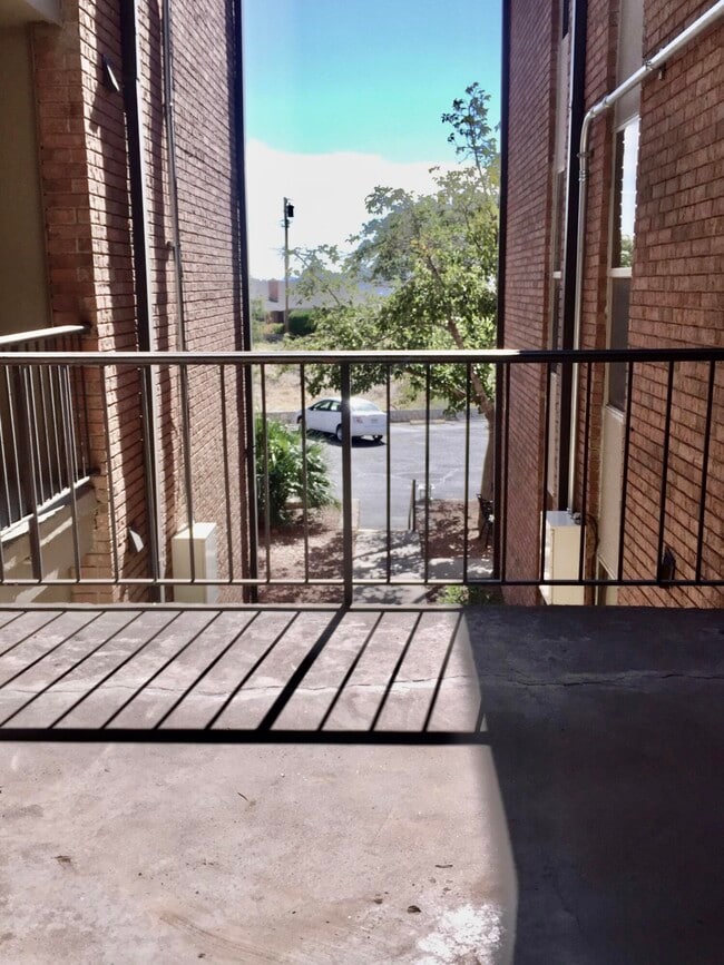 Building Photo - 4433 N Stanton St