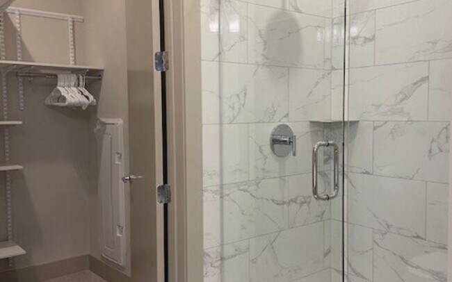 Building Photo - 3101 Akers Mill Rd SE