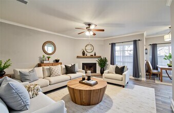 Building Photo - 9707 Richmond Ave.