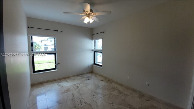 Building Photo - 21369 SW 92nd Ave