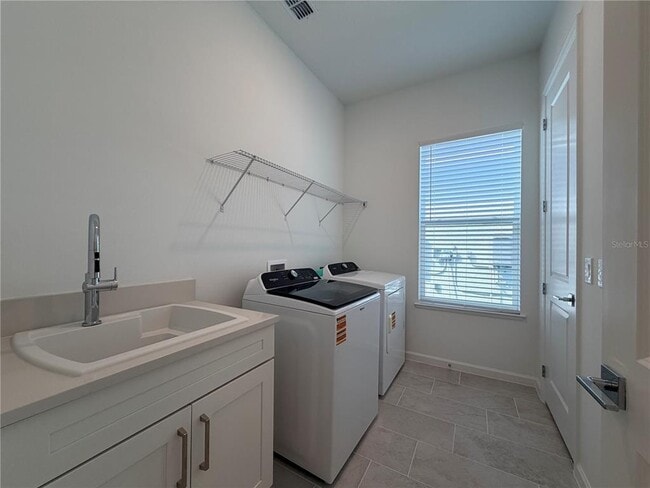 Building Photo - 14213 Spg Gdn Dr