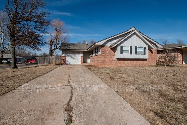 Building Photo - 2633 SW 68th St