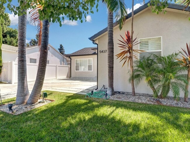 Building Photo - 5437 Coolidge Ave