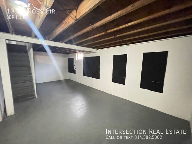 Building Photo - 10300 Ross Cir