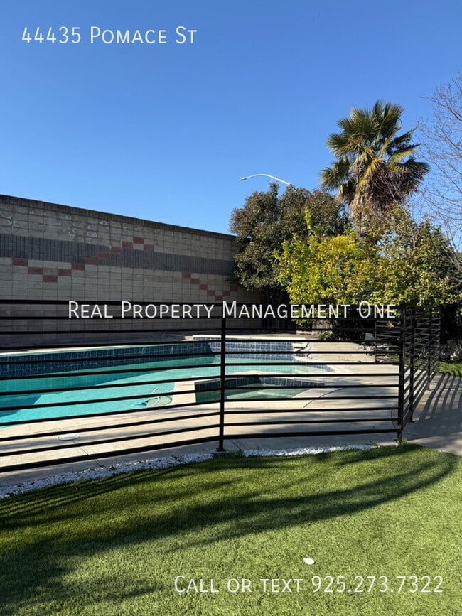 Building Photo - 44435 Pomace St