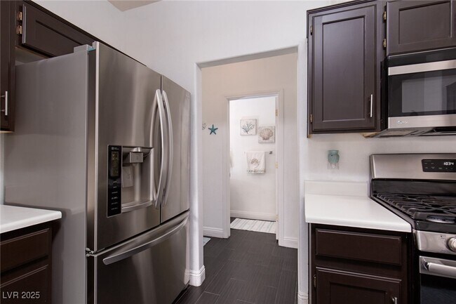 Building Photo - 6513 Angel Mountain Ave