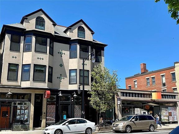 Building Photo - "Spacious 3-Bed Oasis with Granite Eleganc...