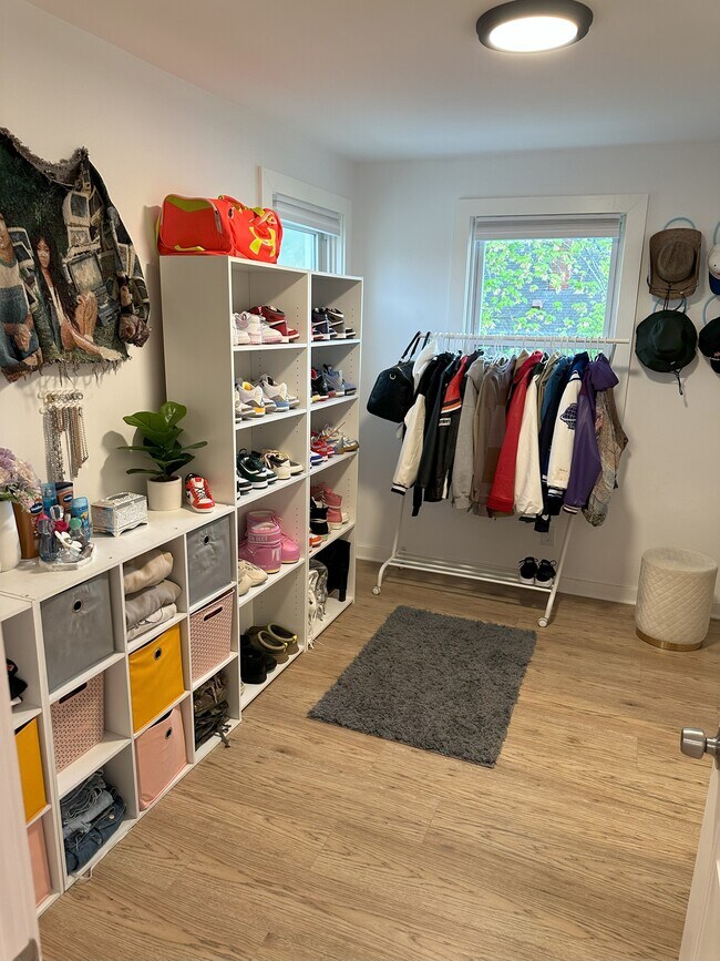 Bed 2 - 2546 Duck Creek Rd