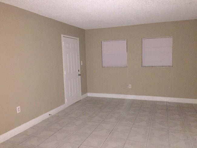 Building Photo - Beautiful 2Beds/2Baths Condo