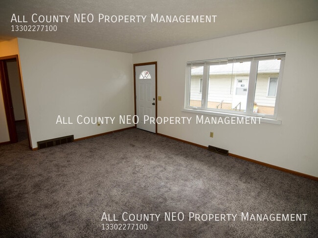 Building Photo - 1319 Sparhawk Ave