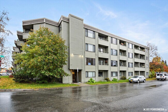 Building Photo - Executive Style Condominium