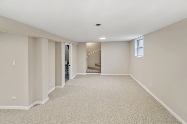 Building Photo - 172 Strieff Ave