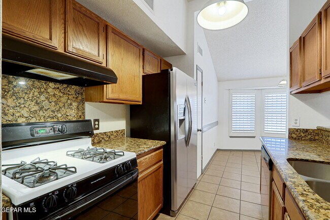 Building Photo - 6032 Belladonna Cir
