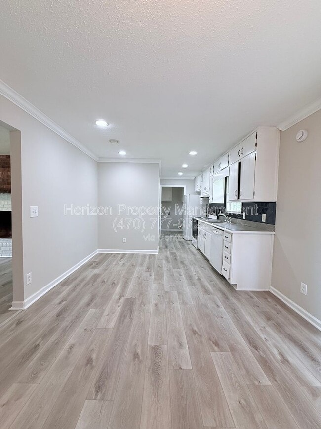 Building Photo - 5035 Merlin Dr