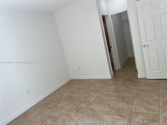 Building Photo - 7945 W 2nd Ct