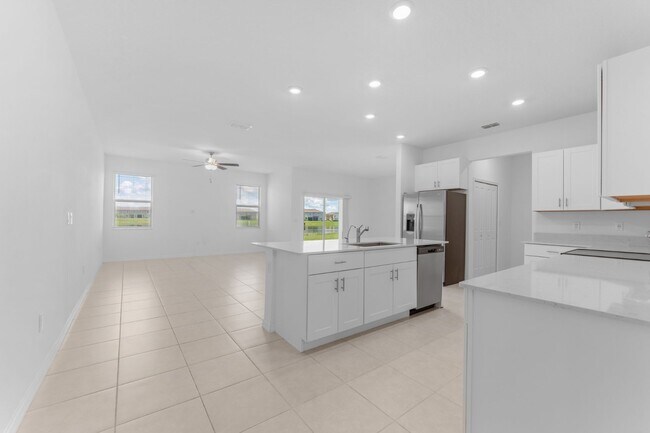 Building Photo - Stunning Large Mirada Townhome; 3 BR + LOFT / 2.5 BA/ 2 Car Garage-2300+ SF!