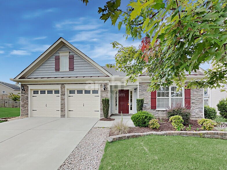 Primary Photo - 4404 Johnstown Dr