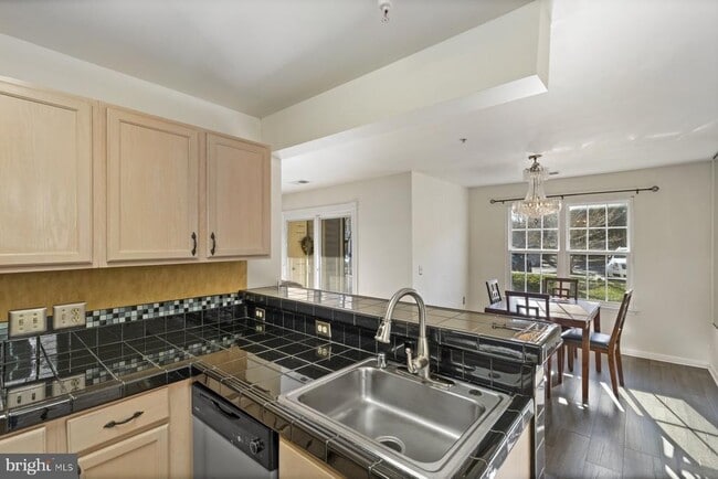 Building Photo - 8901 Stone Creek Pl