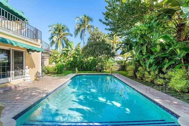 Primary Photo - 194 Almeria Rd