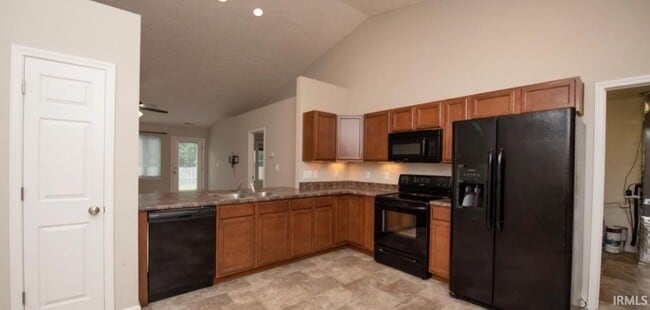 Building Photo - 2421 Fleming Dr