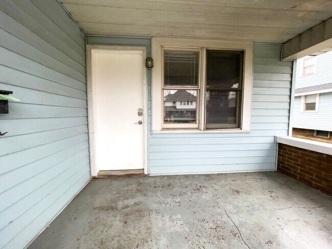 Building Photo - 1409 W Jackson St