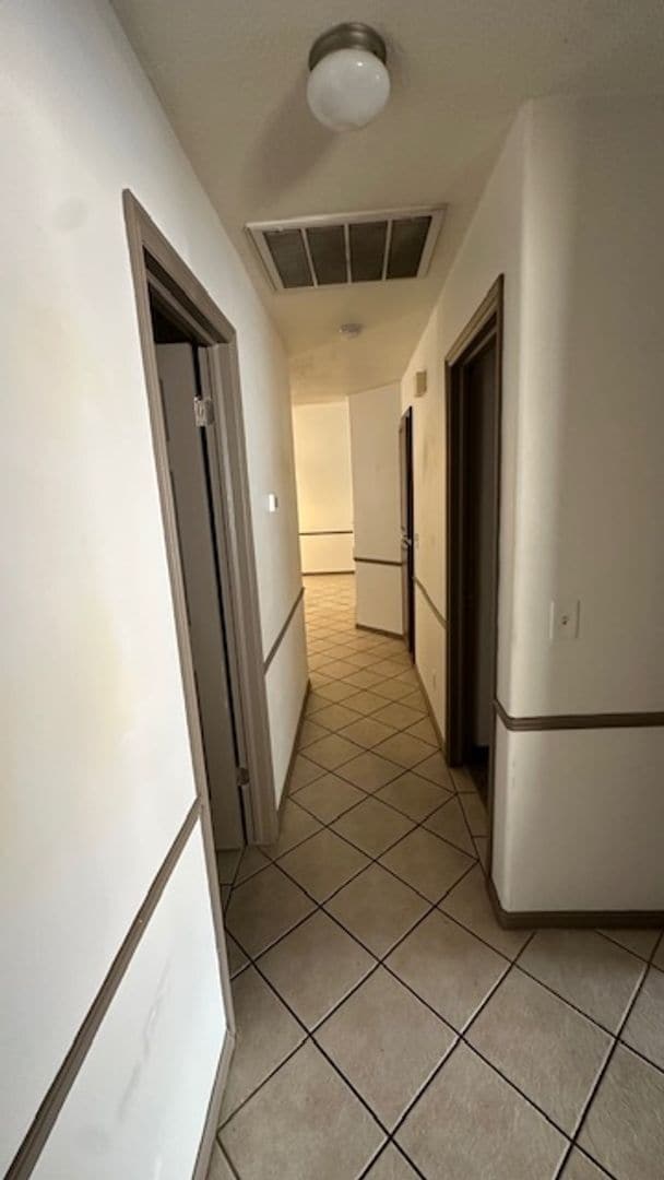 Building Photo - 3 Bedroom Home With Community Pool - Pet Friendly!