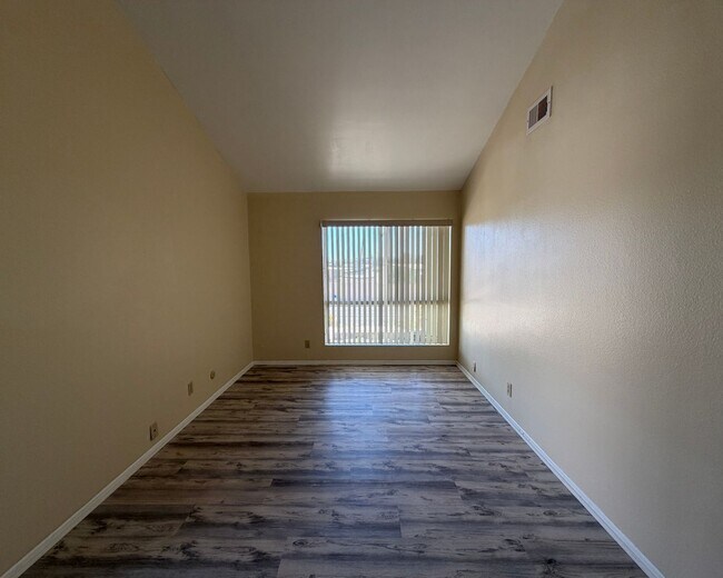 Building Photo - 636 Kumquat Way