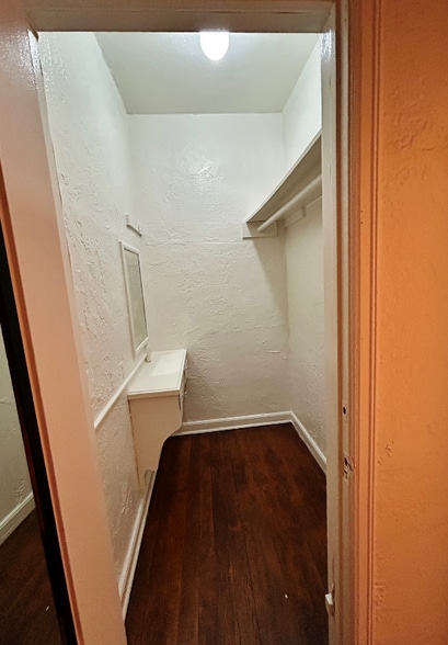 Building Photo - 1523 N McCadden Pl