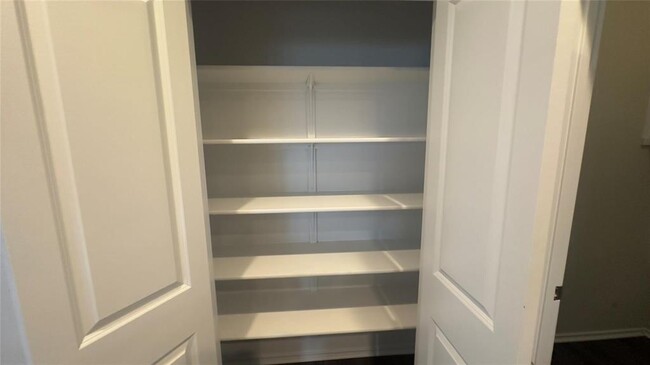 Building Photo - 129 Goldfinch Dr