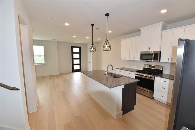 Building Photo - 4525 Lamplights Dr