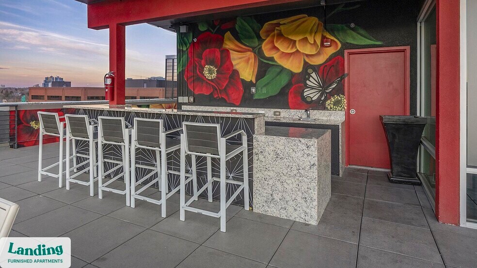 Building Photo - 1000 S Broadway