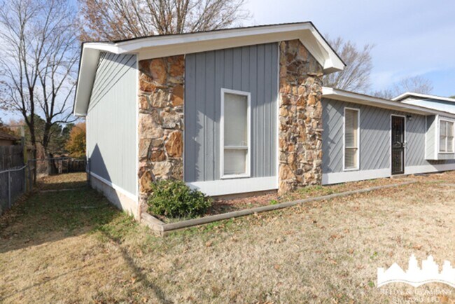 Building Photo - 5343 Cedar Bluff Dr