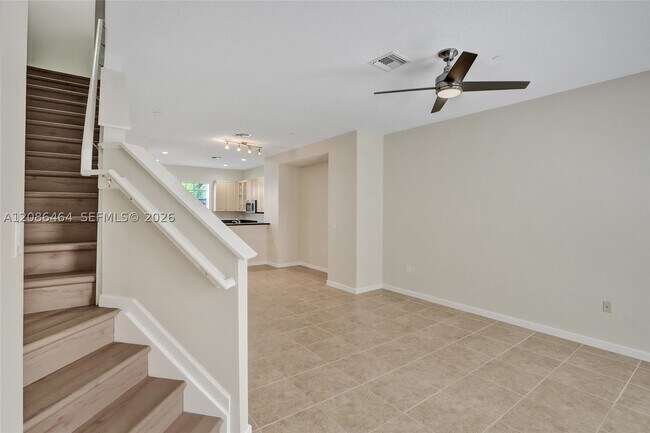 Building Photo - 1033 NE 17th Way
