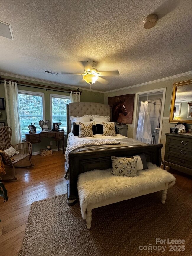 Building Photo - 404 Moss Springs Rd