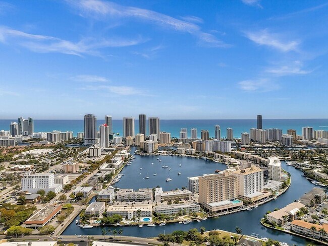 Building Photo - 401 Golden Isles Dr