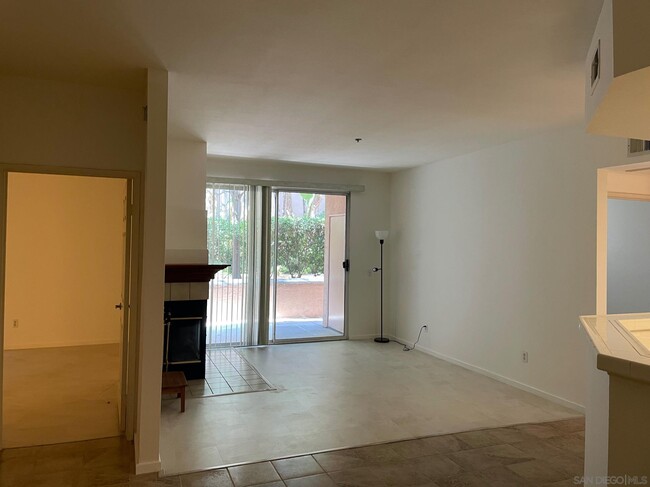 Building Photo - 640 Camino De La Reina