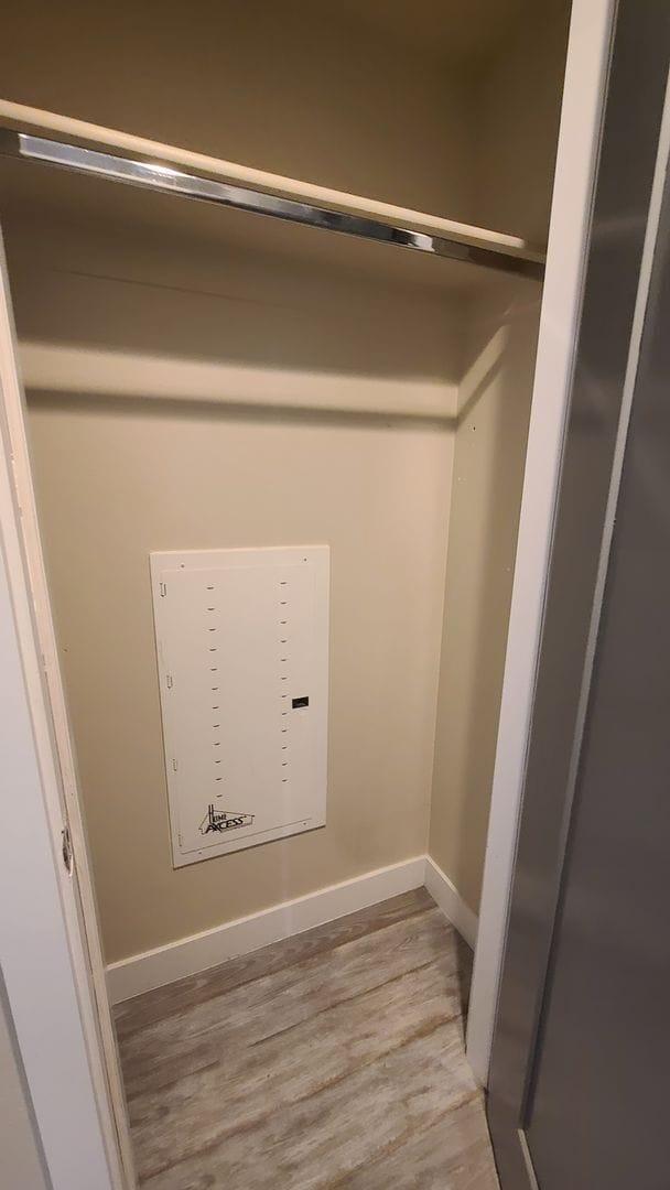 Building Photo - 2 Bedroom Condo located in Park House.