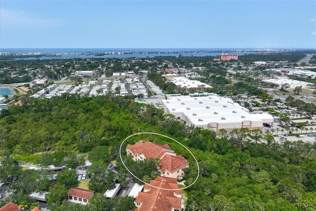 Building Photo - 4126 Central Sarasota Pkwy