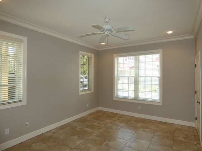 Building Photo - Downtown Pensacola Condo