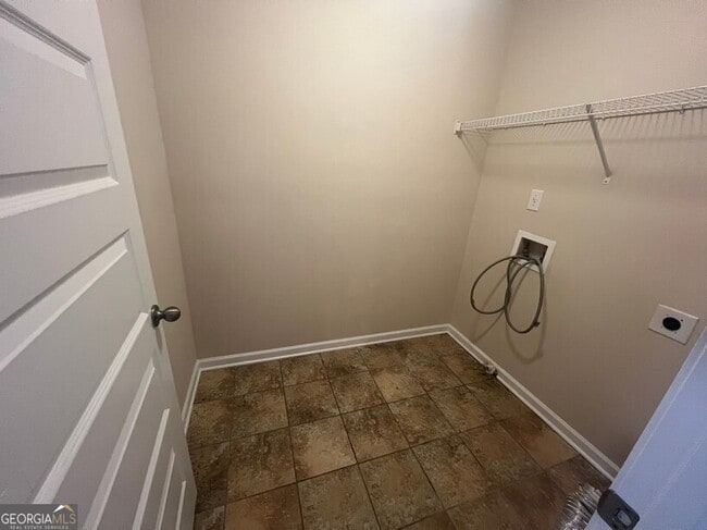 Building Photo - 130 Silver Peak Dr