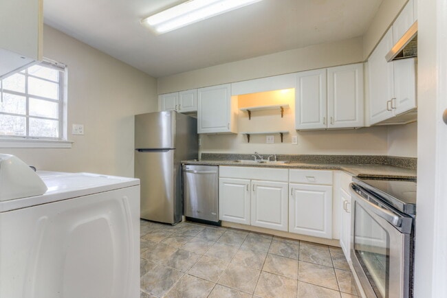 Building Photo - Qualified Tenants Get 50% Off First Month!...
