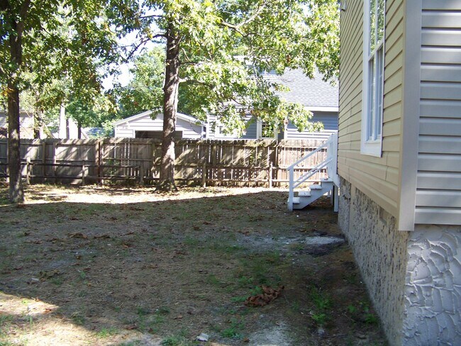 Building Photo - WATERS EDGE